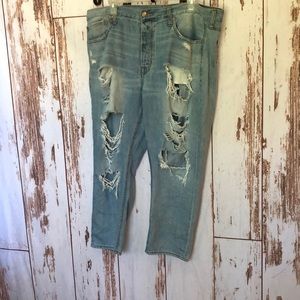 American eagle cropped jeans with holes